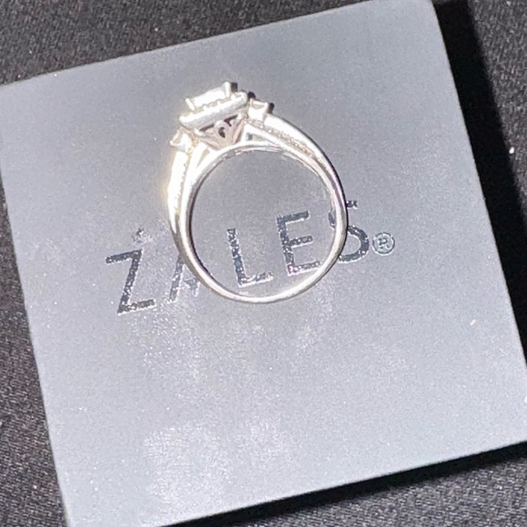 Zales Jewelry - Zales Elegant Silver Ring